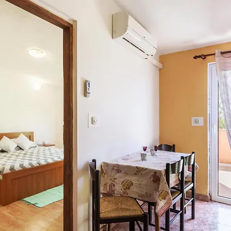 Holiday home Two-Bedroom Holiday Home In Pula Pula
