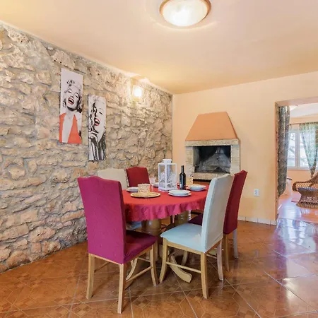 Ferienhaus Beautiful Home In Pula With Wifi Pula