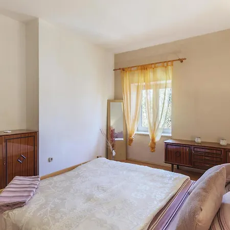 Beautiful Home In Pula With Wifi *