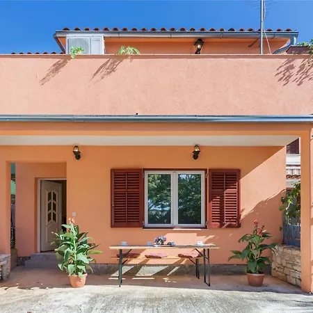 Beautiful Home In Pula With Wifi Holiday home