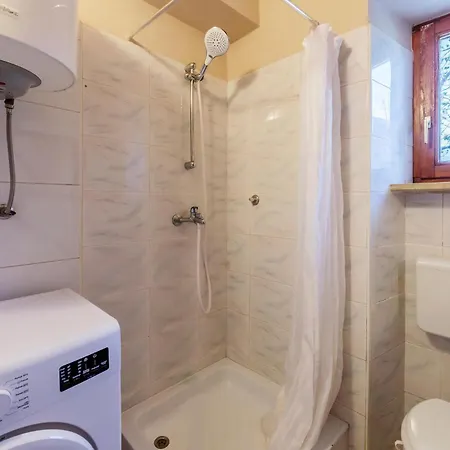 Two-bedroom In Пула