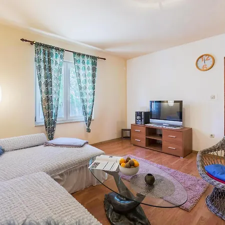 Two-bedroom In Дом отдыха Пула